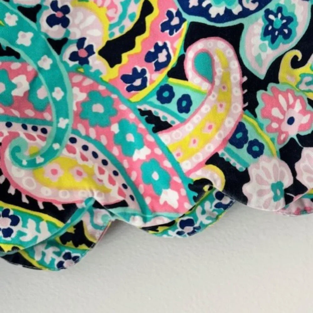 Crown & Ivy Shelby Sz 4 Floral Paisley Pink Green Blue Scalloped Stretch Shorts - Picture 4 of 5
